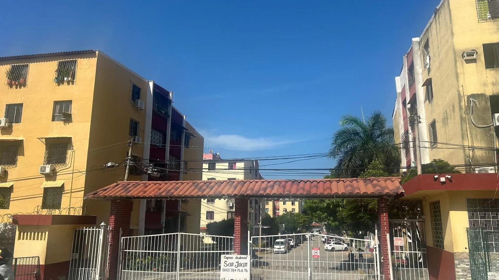Garden Serenity Bunk Room With Private Bath Near Airport Cartagena Homestay